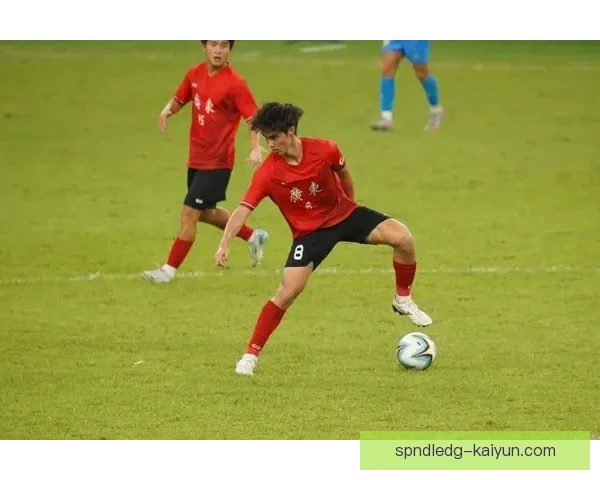 足球新星崛起：年轻天才在全球赛场上表现亮眼，备受关注