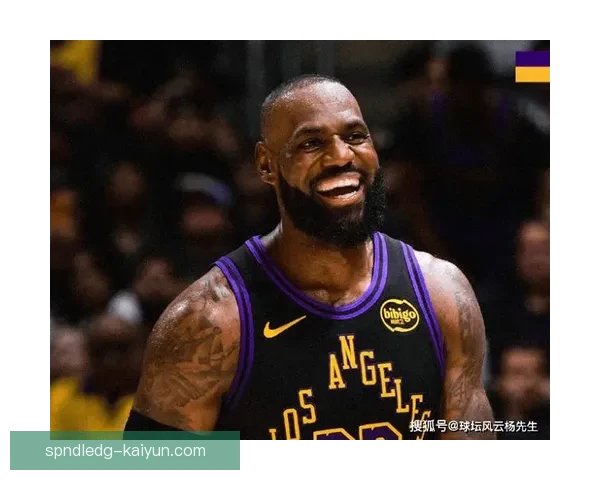 詹姆斯战术适配性持续提升，球队在进攻端表现稳健，引发媒体关注。