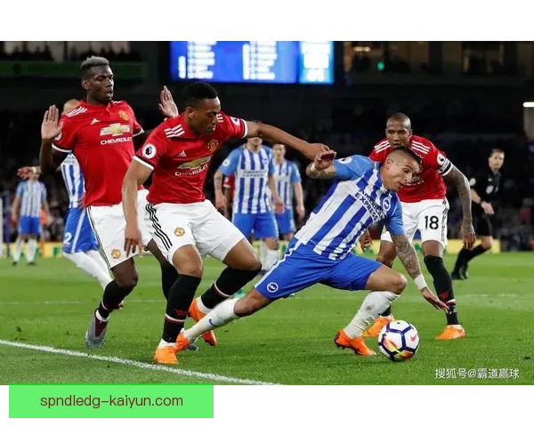 英超维拉对曼联的交锋分析与两队近期状态比较